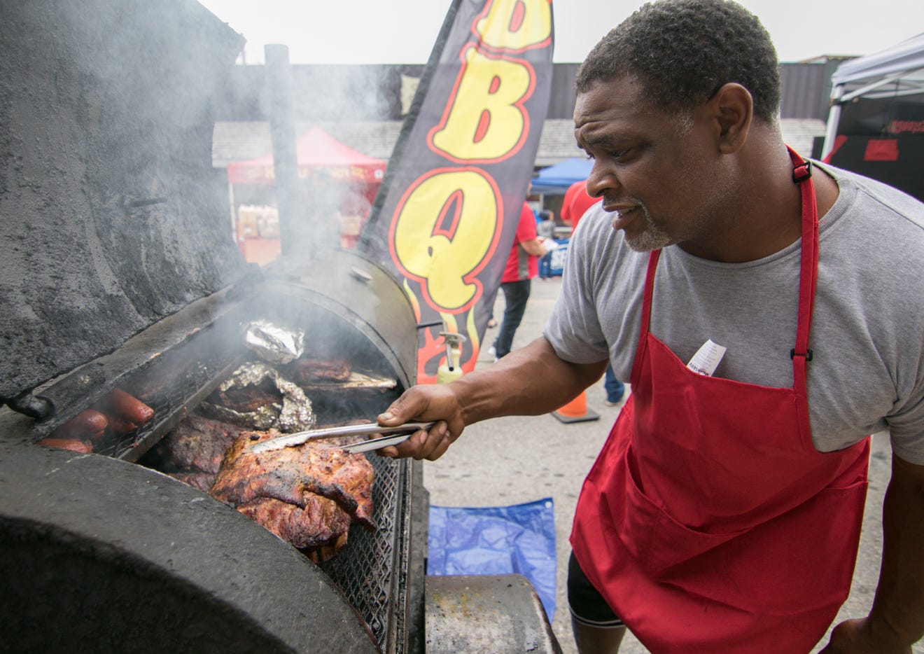 Barbecue, music fills air in downtown Brighton at festival
