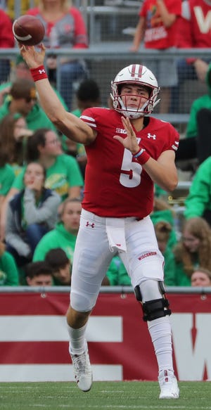 Wisconsin Qb Graham Mertz Understands The Importance Of Ball Security