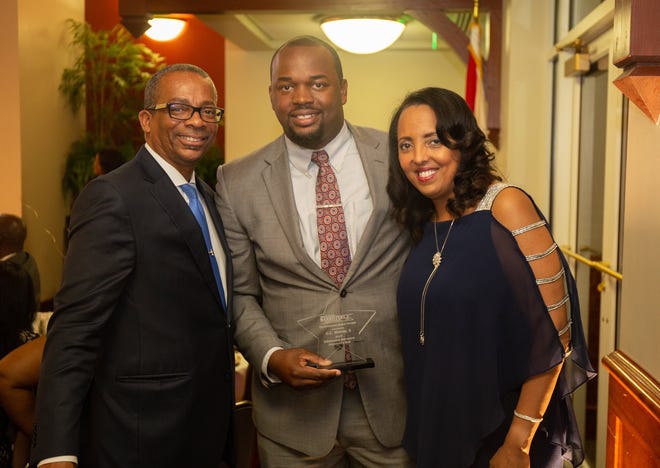 G.C. Murray II, Esq., DPL received the 2019 Community Service award presented by the Tallahassee Barristers Association at the annual President’s Ball.