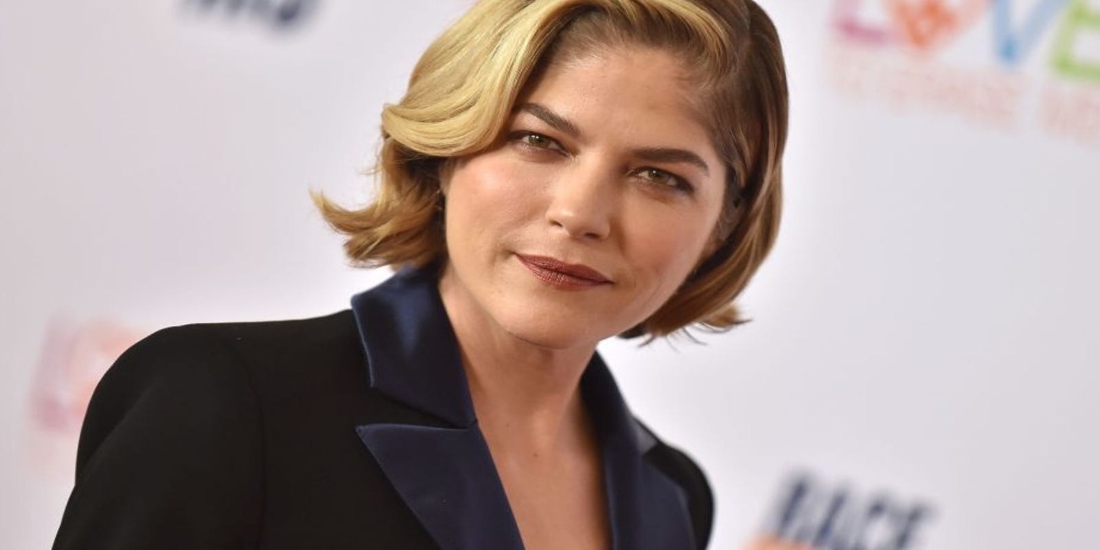 Selma Blair Poses Bald And Half Nude Defending Photo From Haters