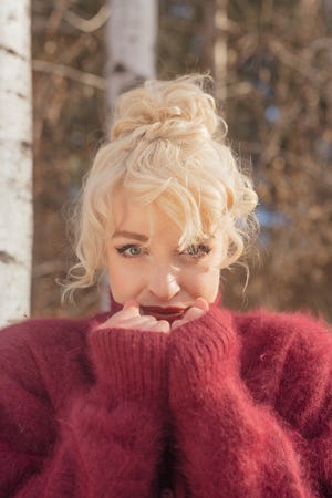 Elizabeth Moen graduating in music-making