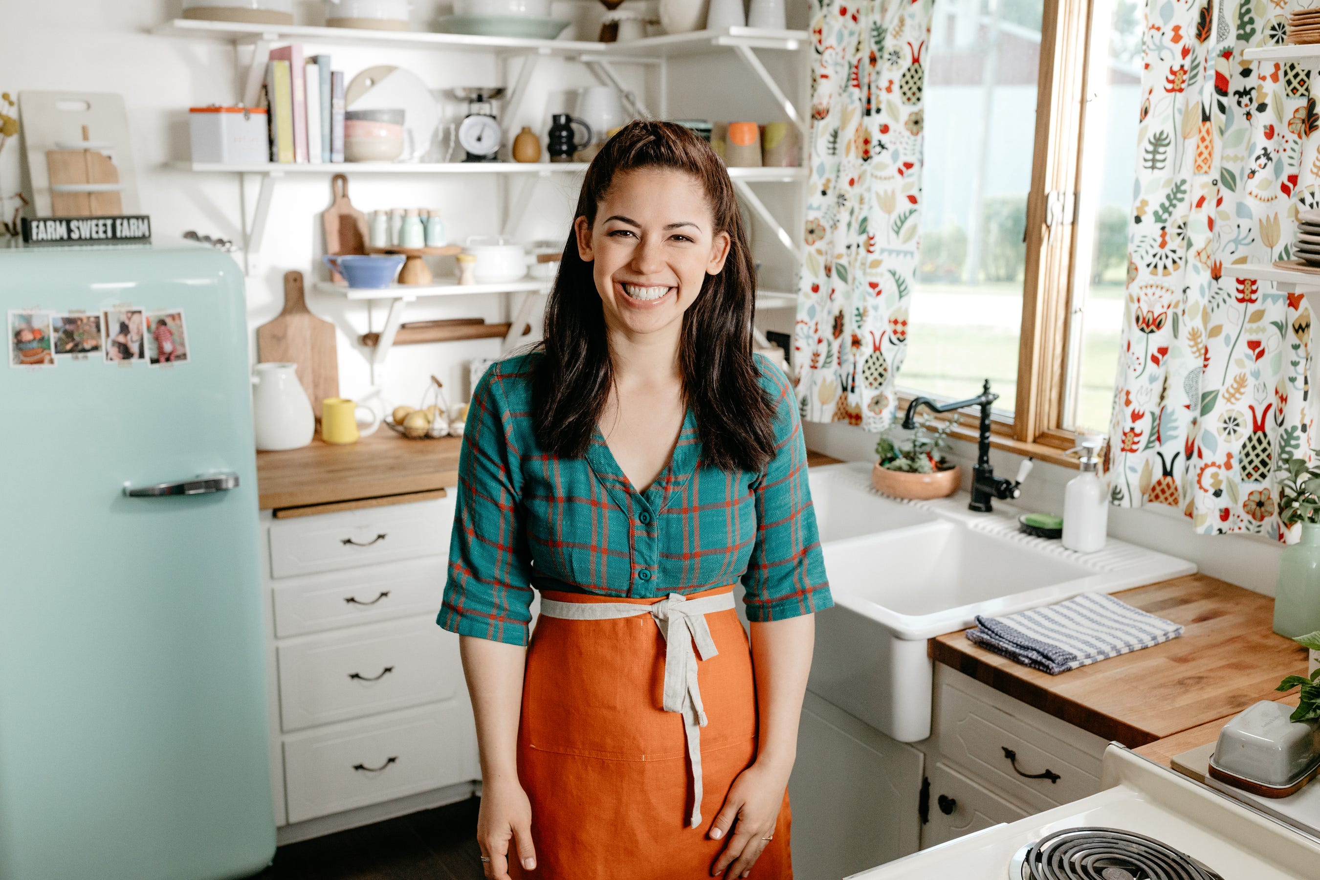 Food Network Chef Molly Yeh Brings Baby Bernie Into Her Kitchen Molly yeh and her mom judy. food network chef molly yeh brings baby