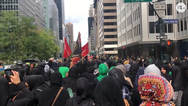 'Labbayk Ya Hussain!' Thousands of Muslims gather 