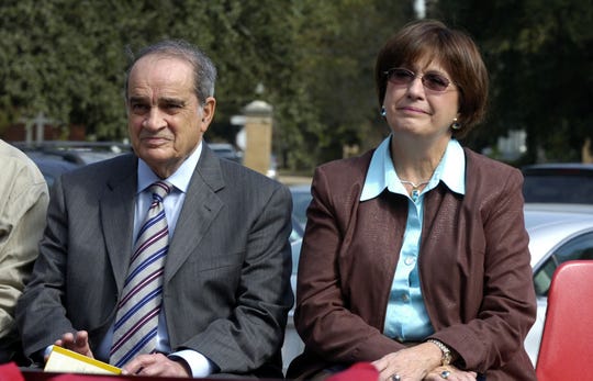 UL President Ray Authement, left ,and Gov. Kathleen Babineaux Blanco attend a ceremony to honor UL's team CajunBot on Thursday morning at Martin Hall on the UL campus in Lafayette.  UL's CajunBot team recently returned from the Department of Defense's race of driverless vehicles where CajunBot II didnÕt pass its final qualifying tests.