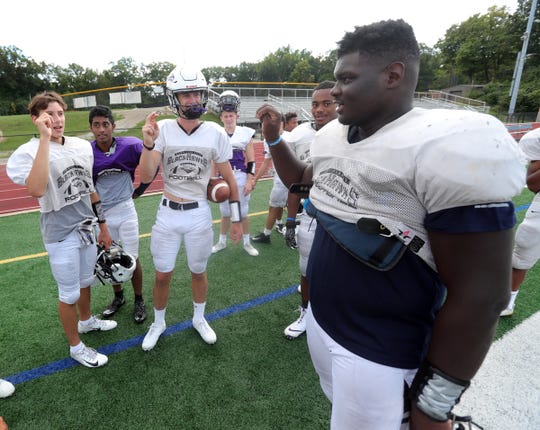 Deaf Bloomfield Hills Football Player Captains Team Dominates Foes