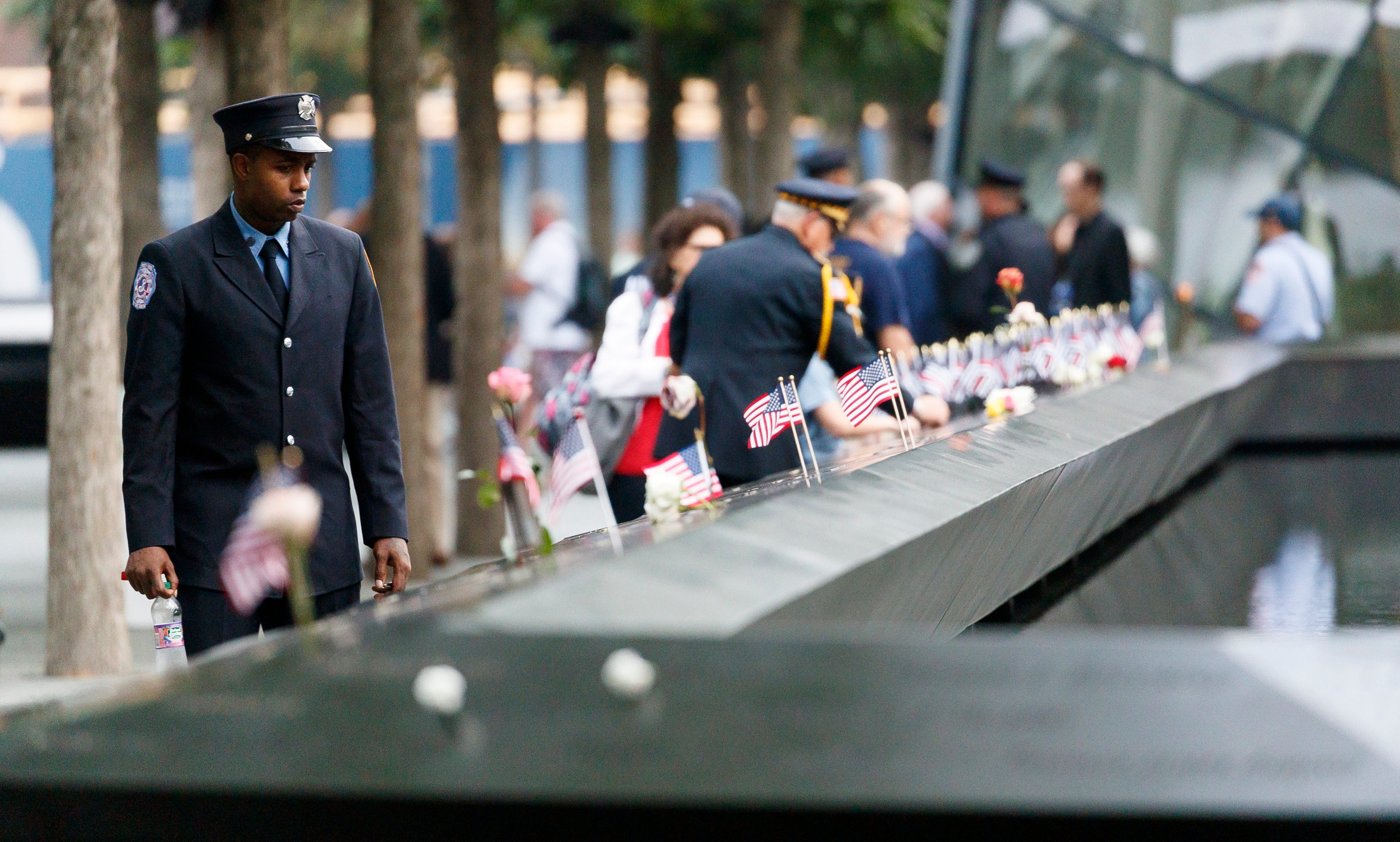 Сколько погибло людей в теракте 2001. Башни Близнецы 11 сентября. Теракт США 11 сентября 2001. Жертвы 11 сентября 2001 года память.