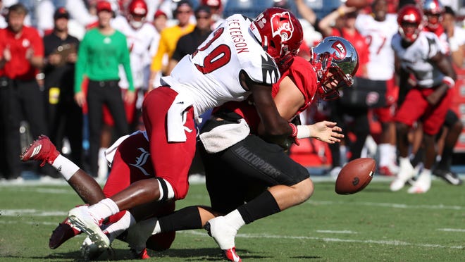 Louisville Football Cardinals Beat Wku In Nashville