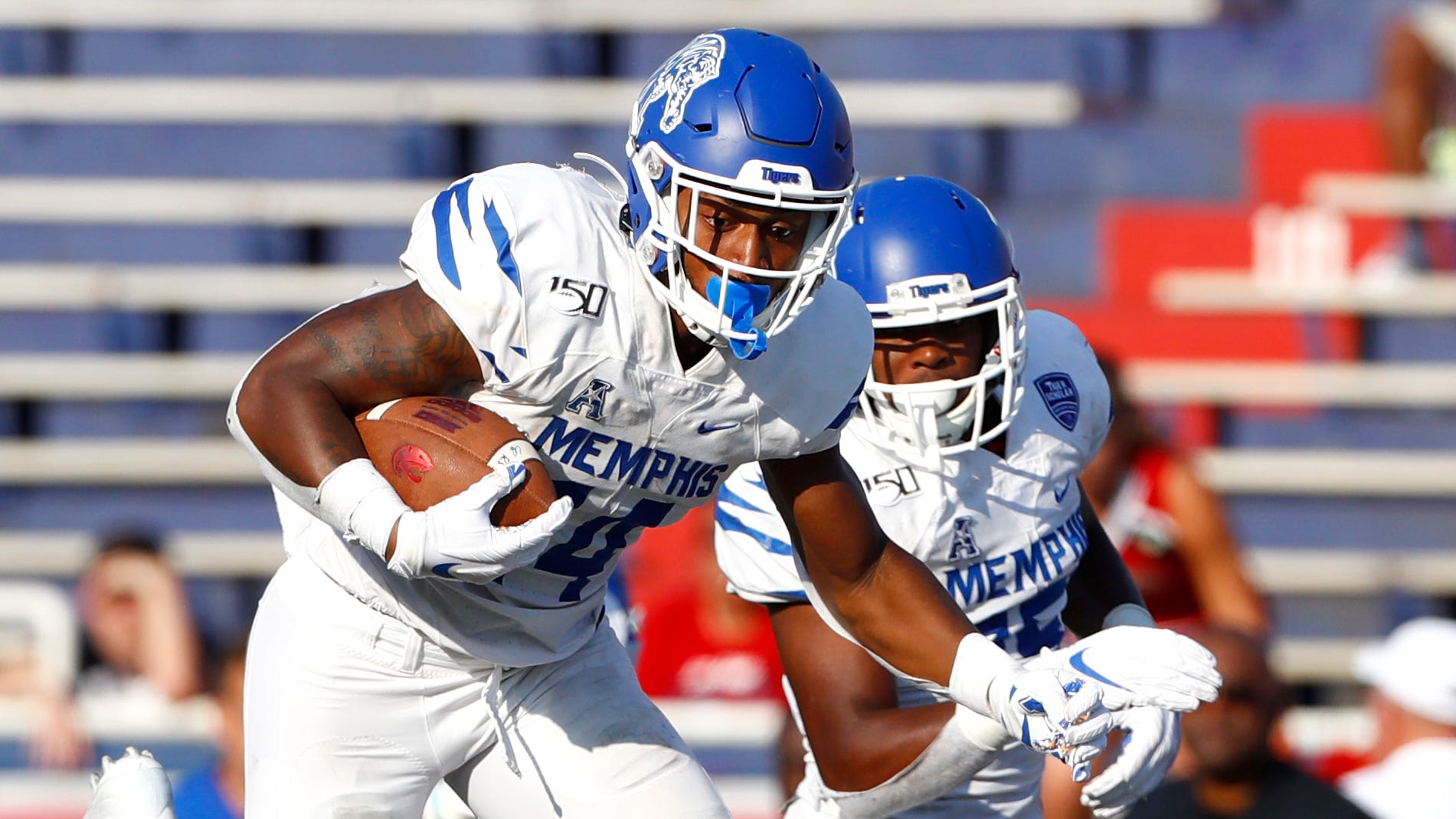 Memphis Football Antonio Gibson Motivated By Former Coach S Memory