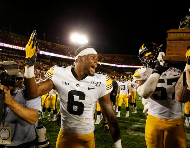 Leistikow How The Hawkeyes Weathered The Storm To Beat Iowa