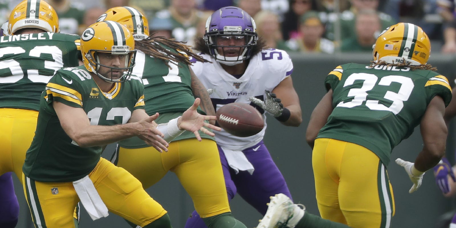 Green Bay Packers Playaction, flysweep motions stressing defenses