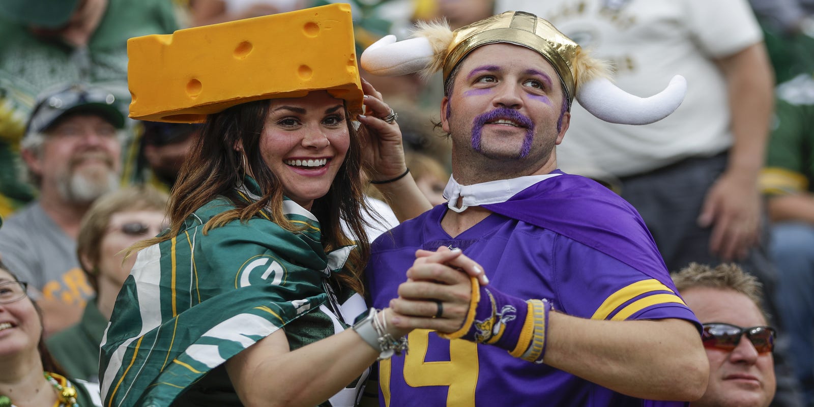 Packers Polka Tradition How Lambeau Field S Roll Out The Barrel Became A Barrel Of Fun