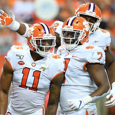Clemson linebacker Isaiah Simmons (11) reacts to a