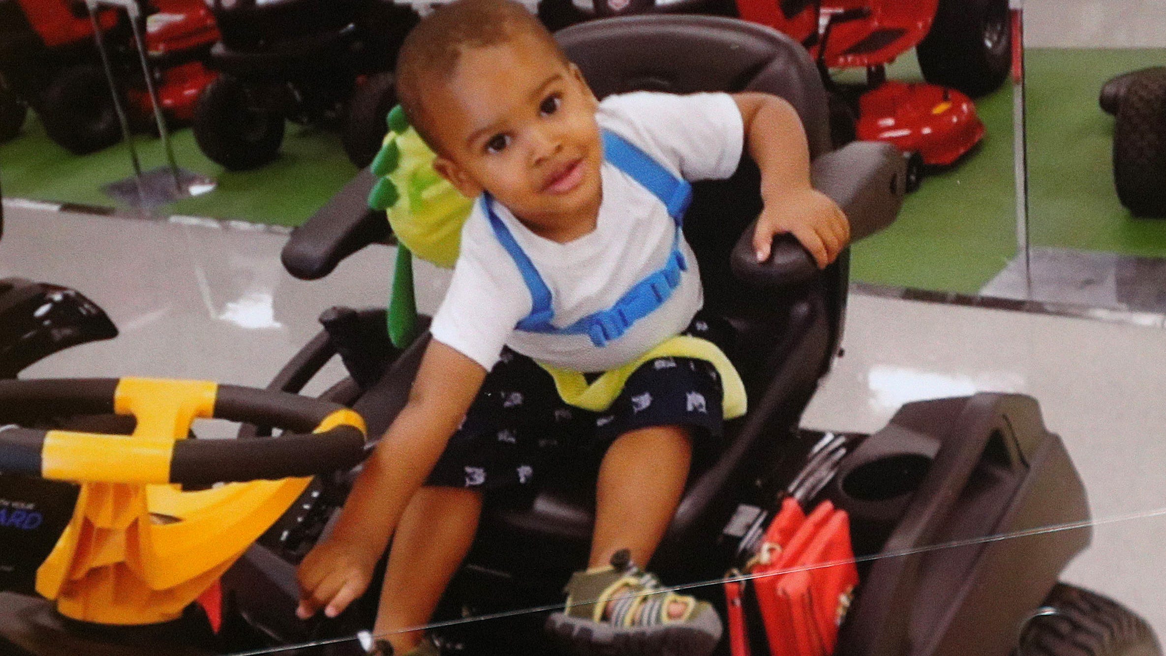 Mom of 3-year-old boy who drowned in Tim Hortons restaurant grease trap files lawsuit