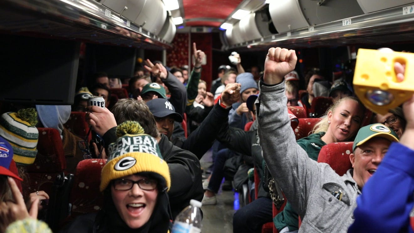 Packers shuttle Milwaukee bars with rides to Lambeau Field