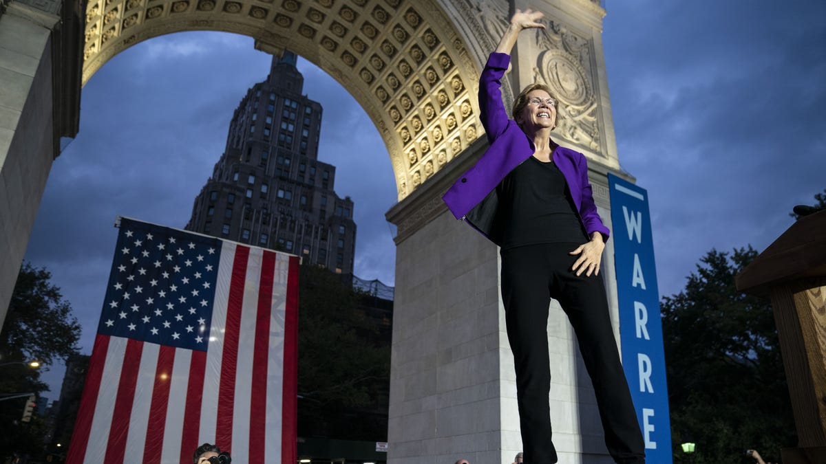 2020 Democratic presidential candidate Sen. Elizabeth Warren (D-MA) arrives for a rally in Washington Square Park on September 16, 2019 in New York City. Warren unveiled a sweeping anti-corruption plan earlier on Monday.