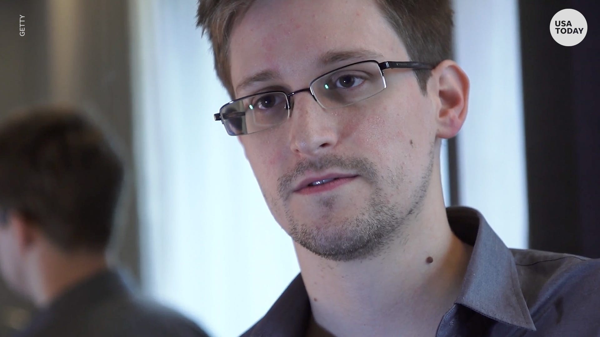 Edward Snowden Wife Lindsay Mills Expect Son Seek Dual Citizenship