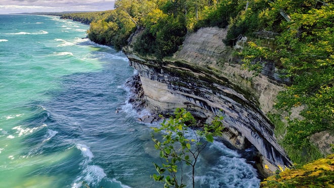 Backpacking In Pictured Rocks Along Lake Superior Delivers Views Of Some Of The Midwest S Best Scenery