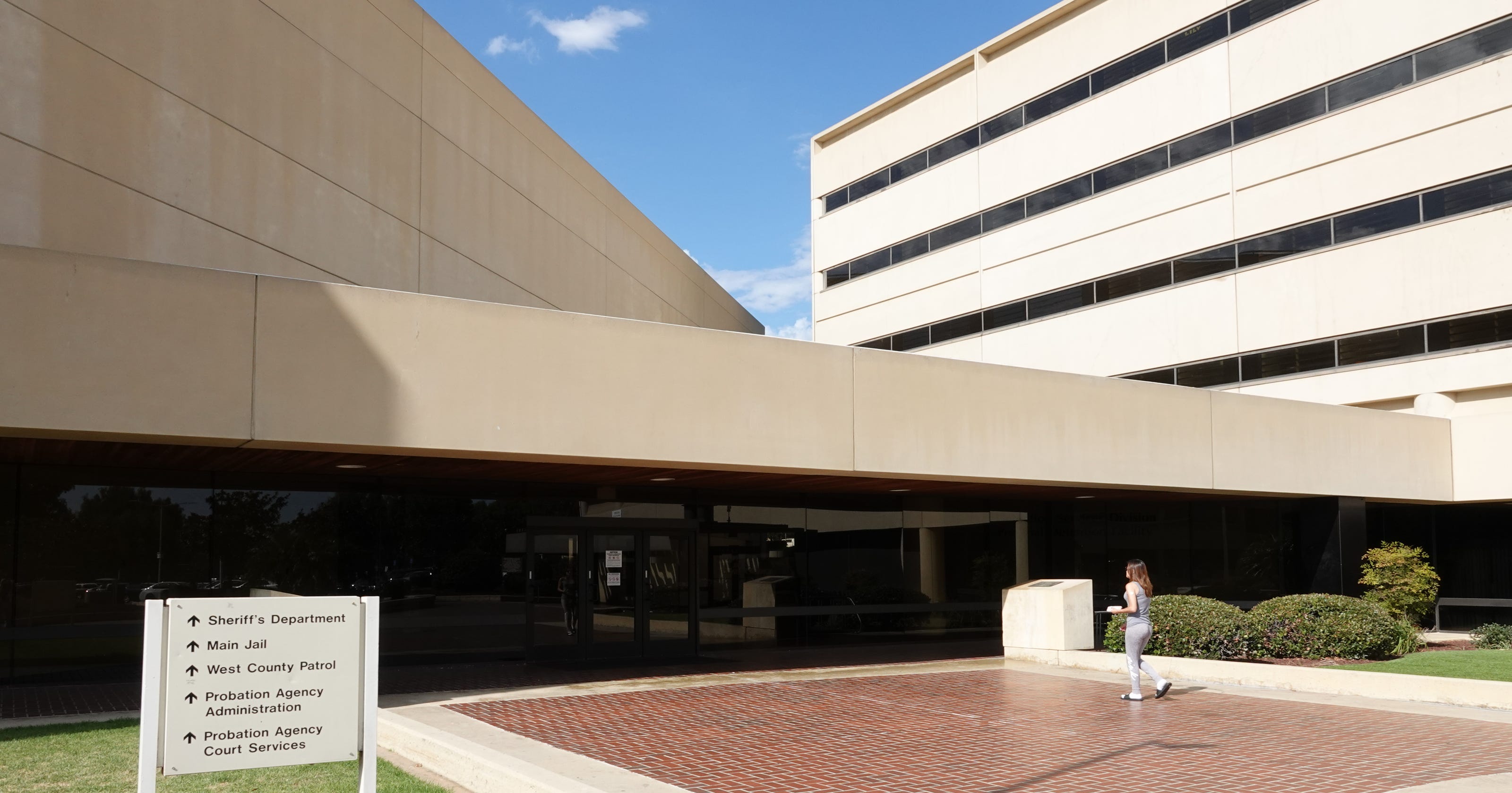 Death of inmate, 31, at Ventura County jail sparks probe