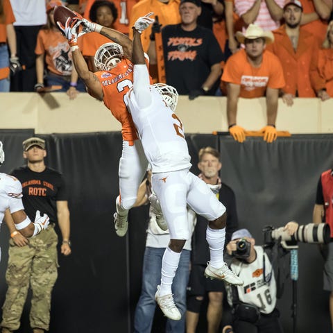 Oklahoma State wide receiver Tylan Wallace makes a