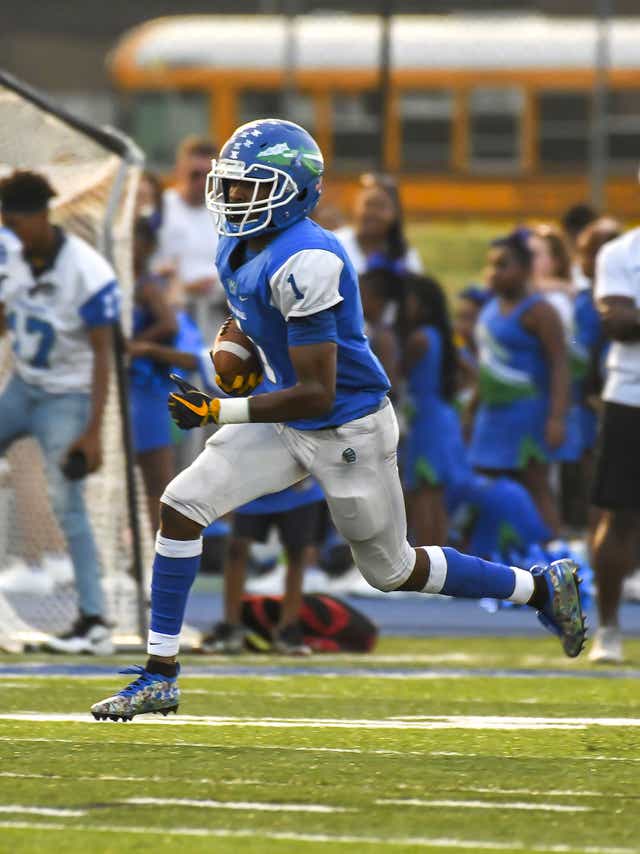 Cincinnati High School Football Winton Woods Routs Moeller 34 0