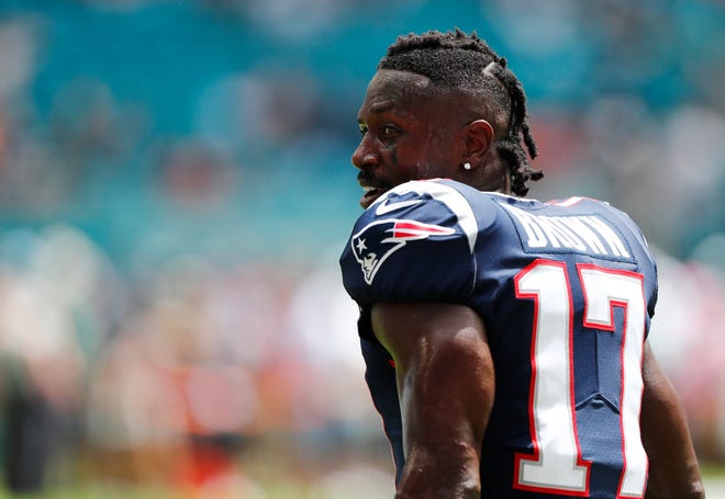 Former New England Patriots wide receiver Antonio Brown says he's enrolled in online classes at Central Michigan.