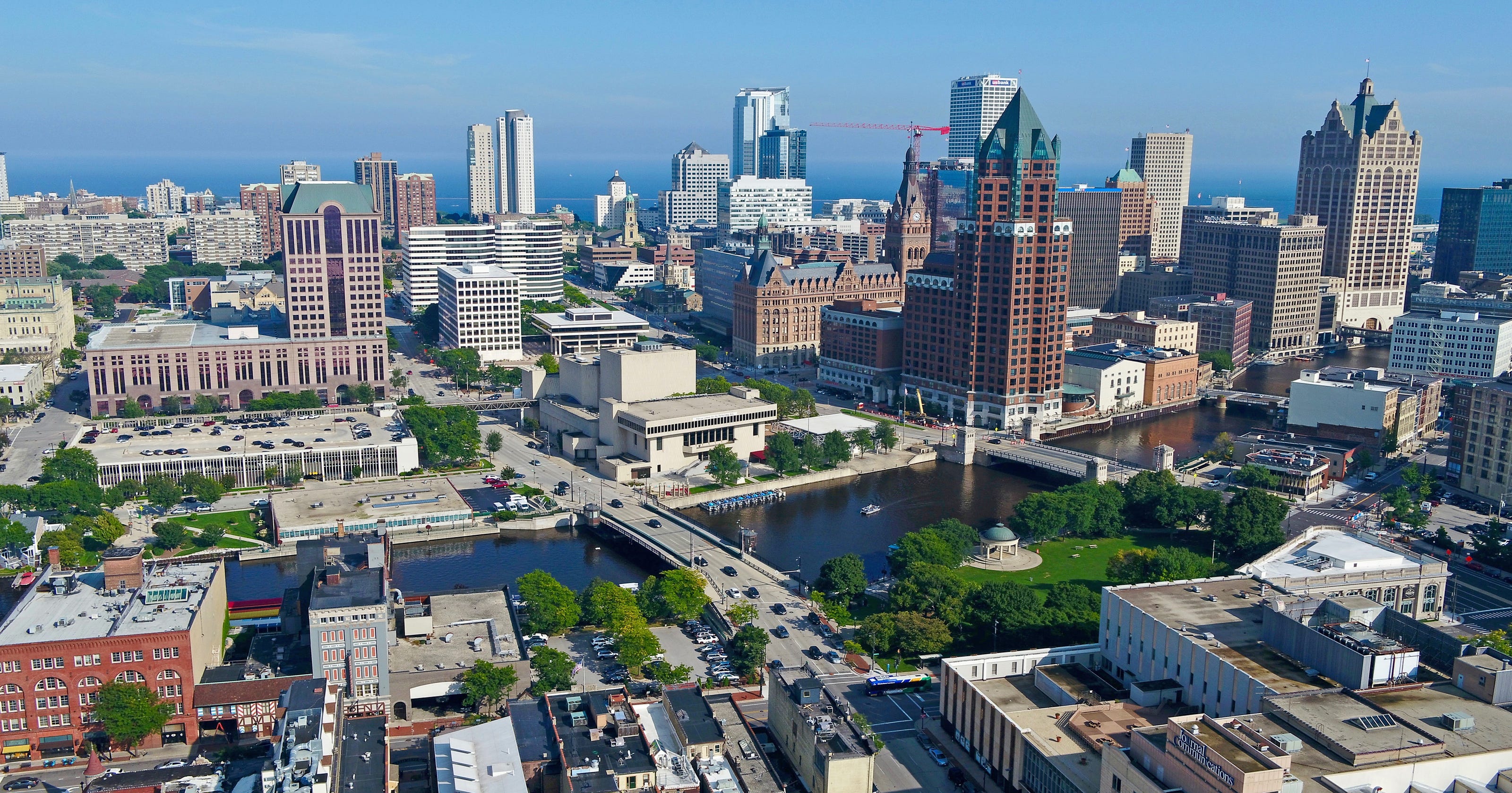 places to visit downtown milwaukee