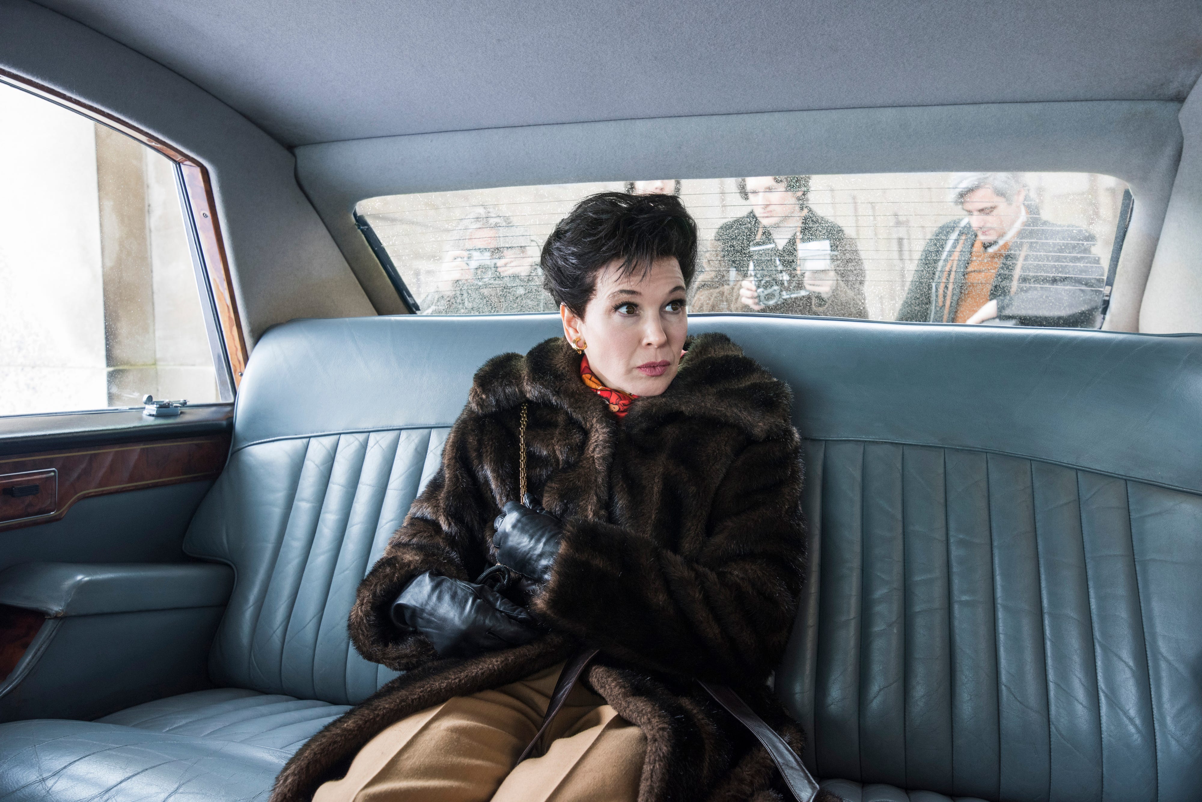 Renee Zellweger Talks Being 50 Connecting With Judy Garland S Journey