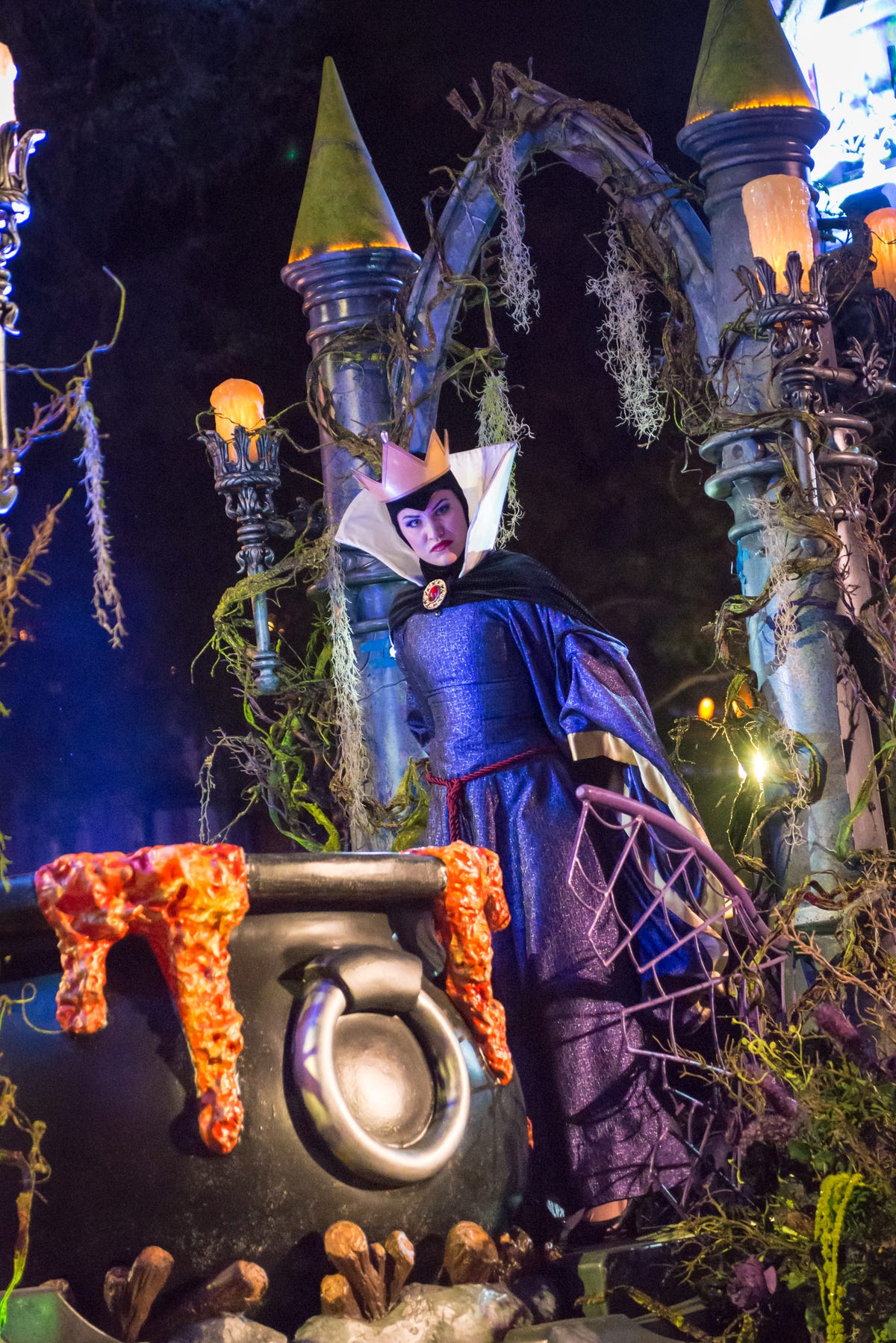Walt Disney World Disneyland Are Bringing Back Their Halloween Events Walt Disney World Disneyland Are Bringing Back Their Halloween Events