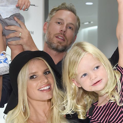 Jessica Simpson celebrates losing 100 pounds six m