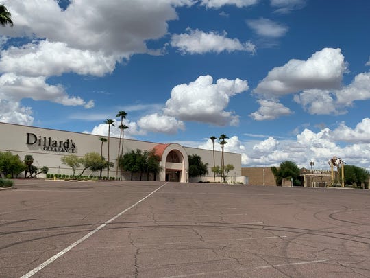 Dillard&#39;s Clearance Center, Mesa Fiesta Mall&#39;s last holdout, to close