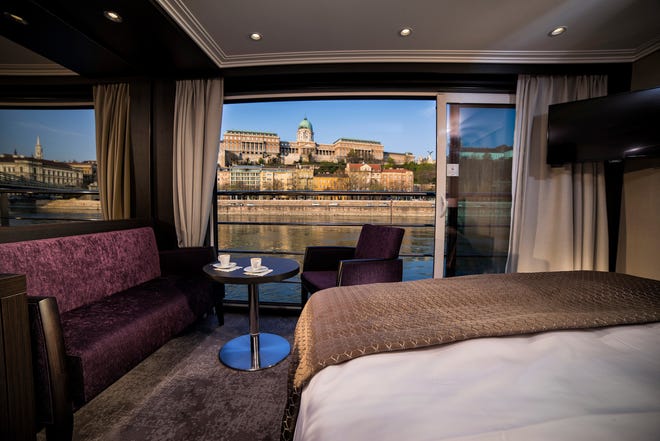 Cruises Cruises