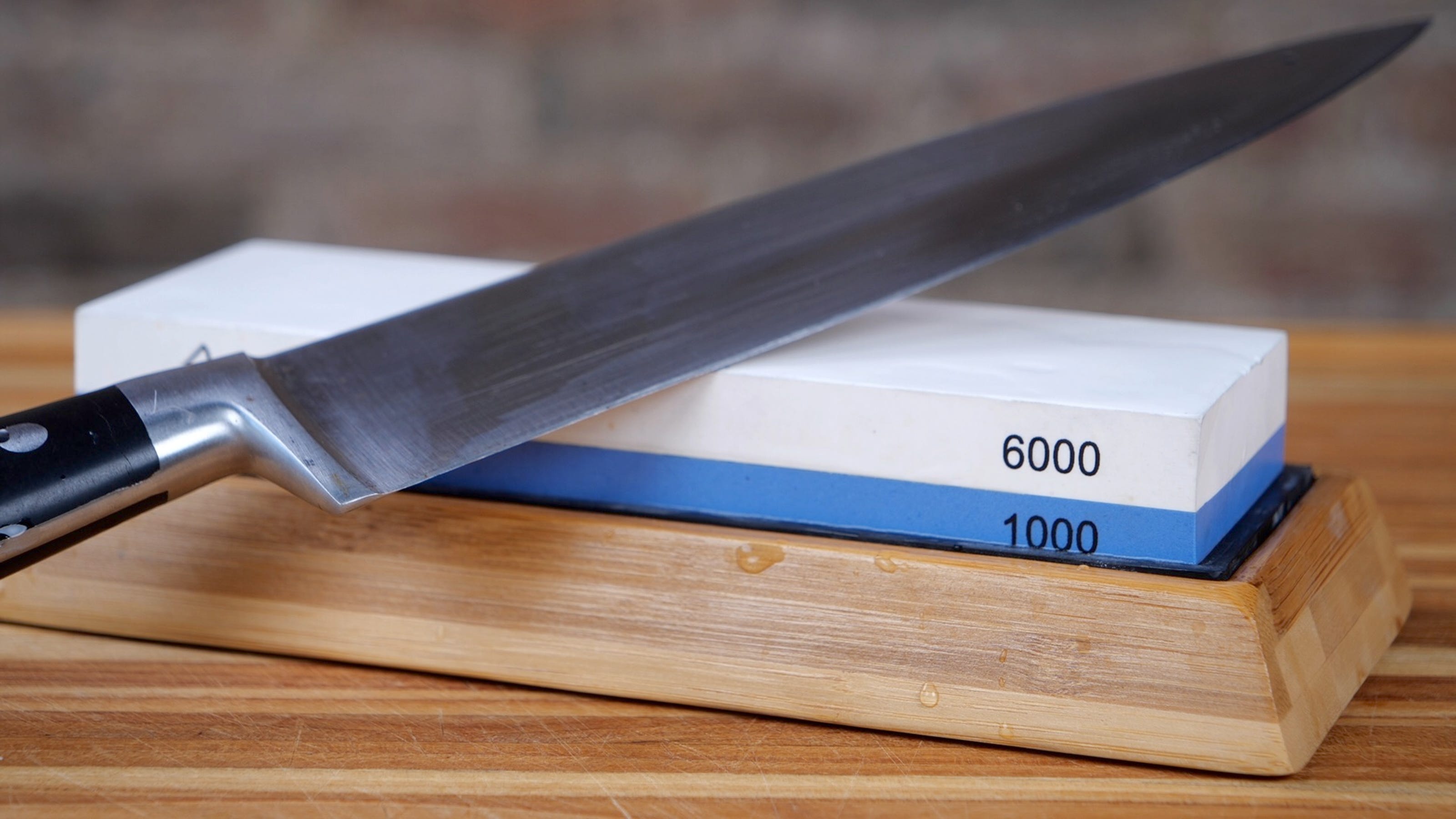 How to sharpen a knife with a whetstone