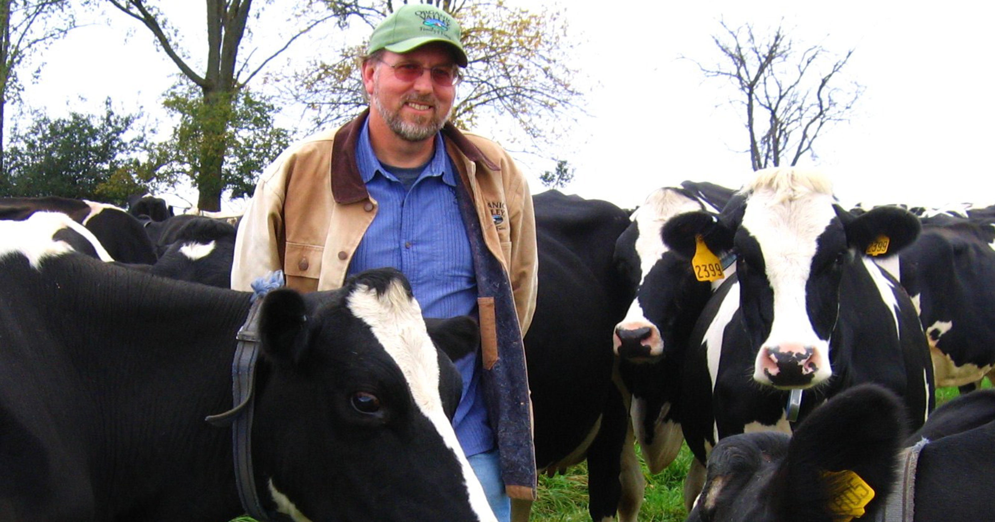 Organic Valley tries to keep climate change in check with smarter farming, off-the-grid operations - Milwaukee Journal Sentinel