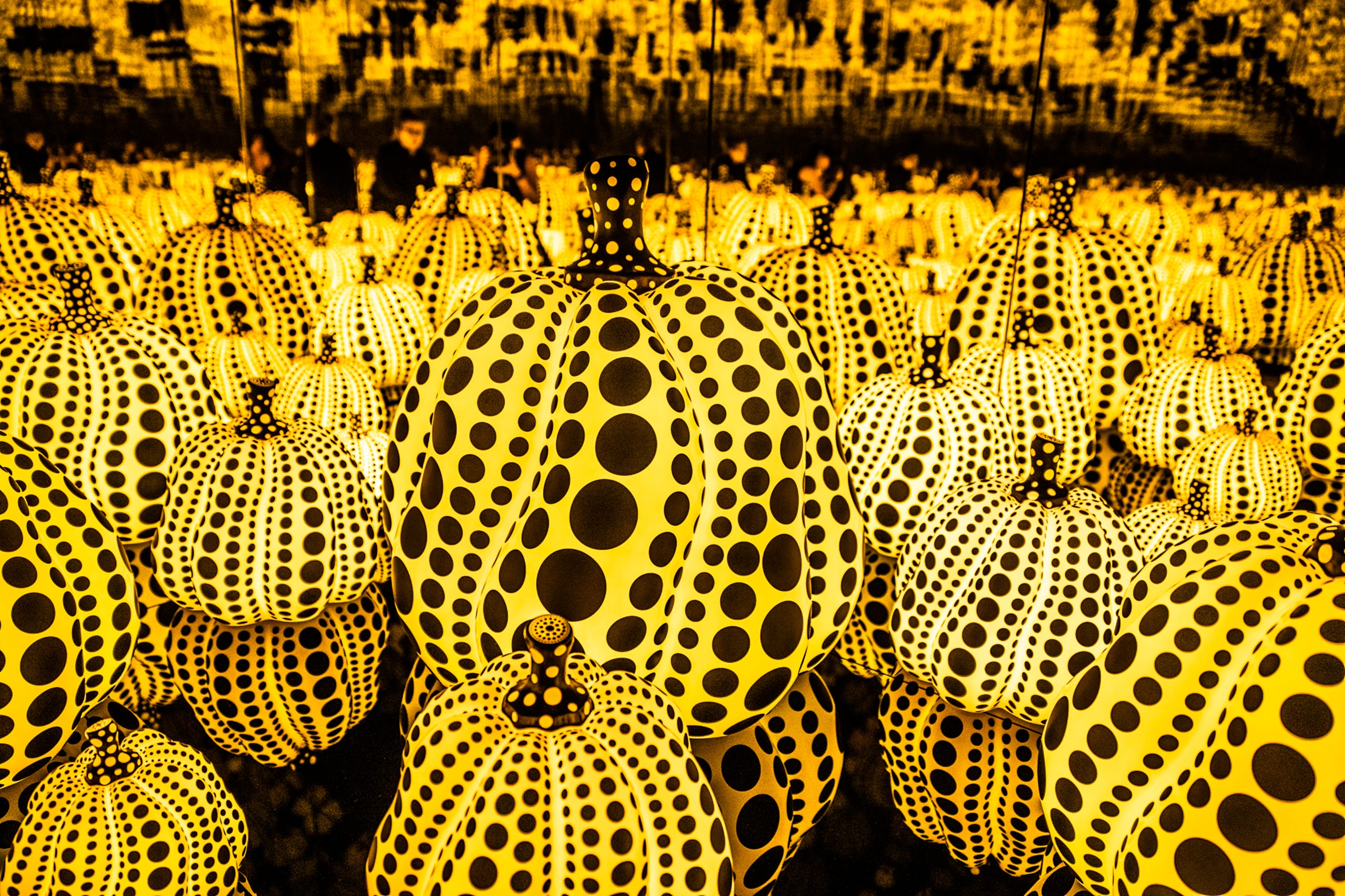 Inside Yayoi Kusama S Infinity Mirror Room At Newfields