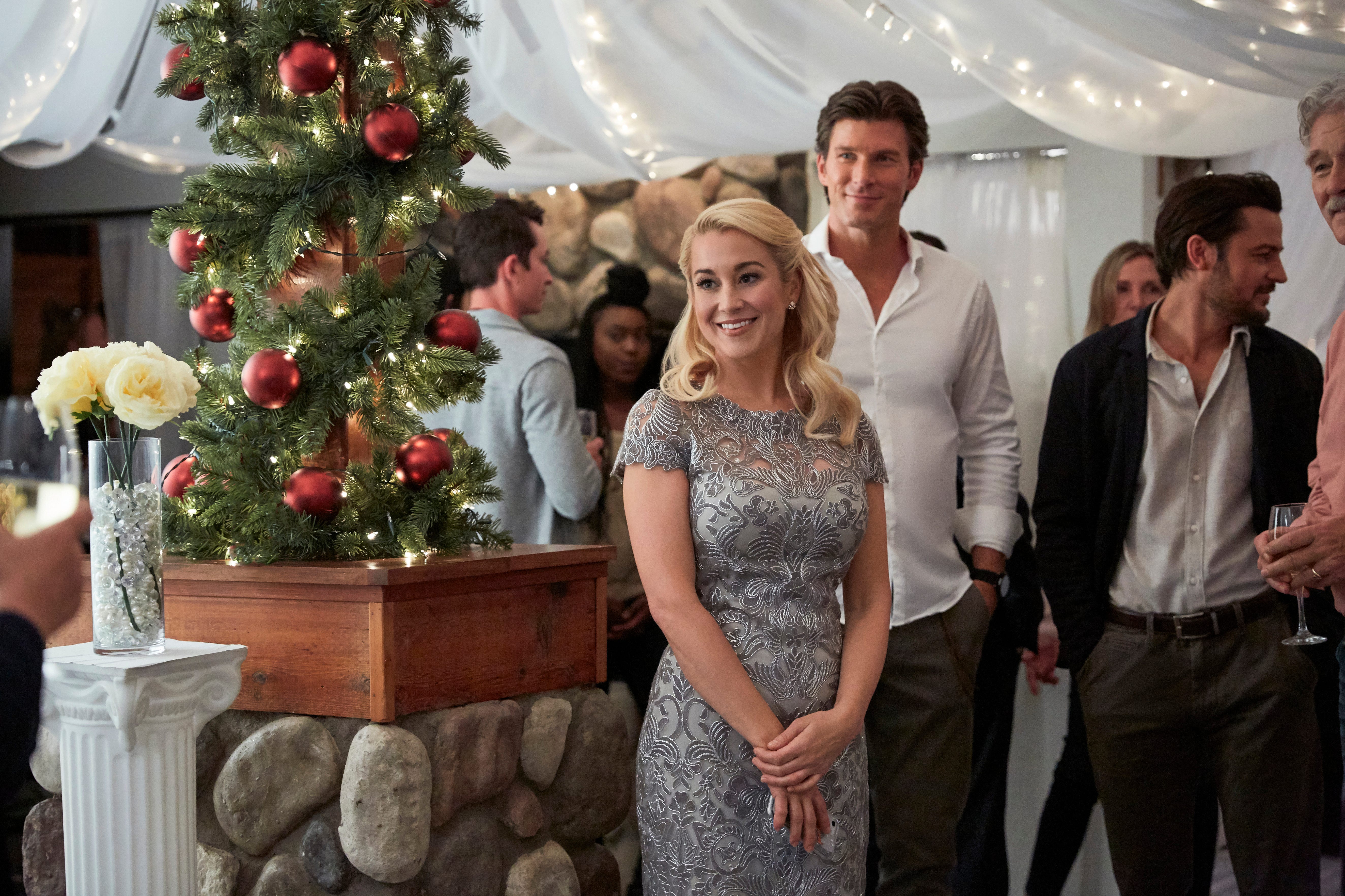 Hallmark Christmas Movies 2019 Schedule Watch All 40 New Titles