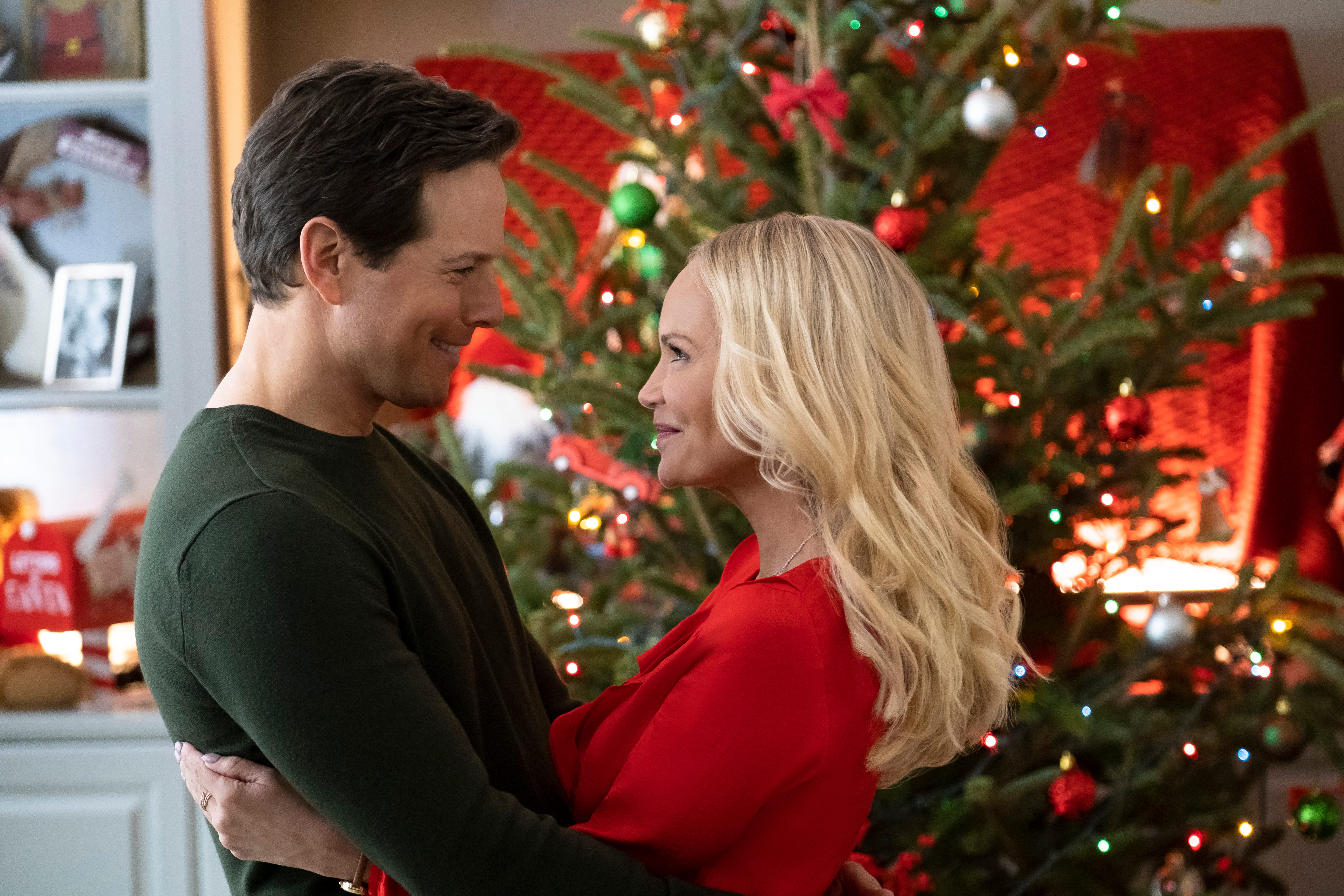 Hallmark Christmas Movies 2019 Schedule Watch All 40 New Titles