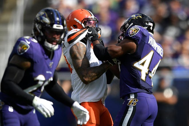 Cleveland Browns wide receiver Odell Beckham, center, got into a skirmish with Ravens cornerback Marlon Humphrey, who pinned the three-time Pro Bowler and had his hands around his neck before being pulled away last weekend.