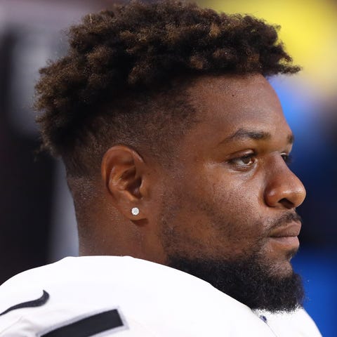 Oakland Raiders linebacker Vontaze Burfict (55) du