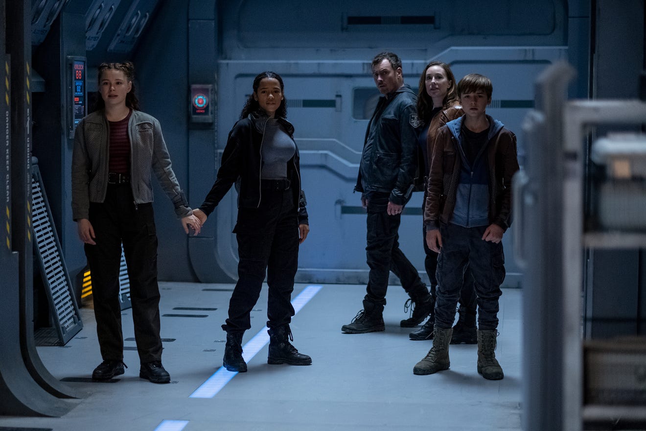 Lost in Space' on Netflix: Trailer, premiere date and what to know bef...