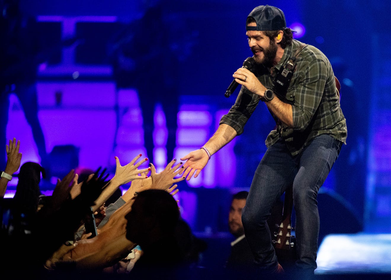 Thomas Rhett's Nashville concert A surprisefilled anniversary party