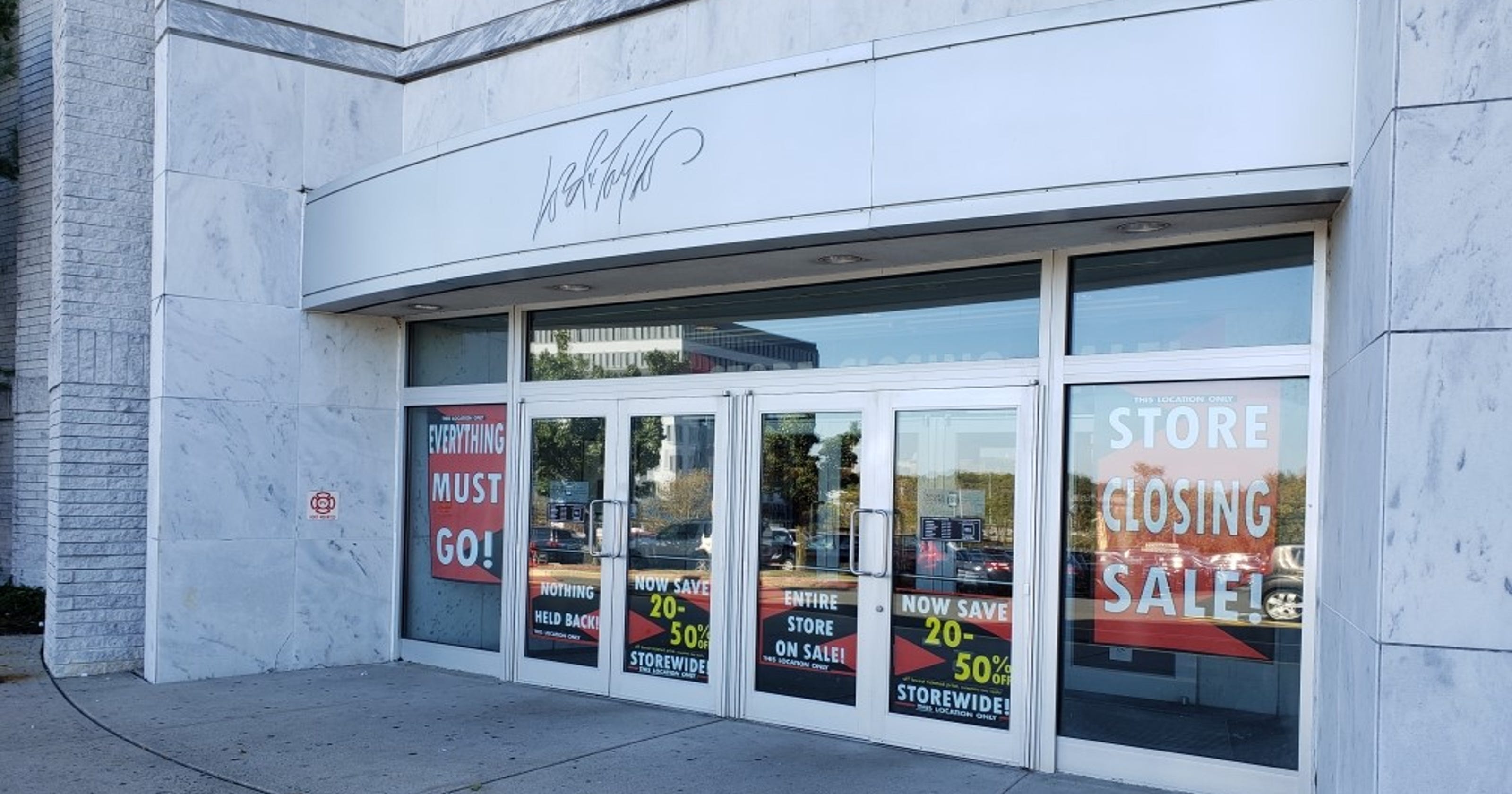 NJ Lord & Taylor at Woodbridge Center mall closing