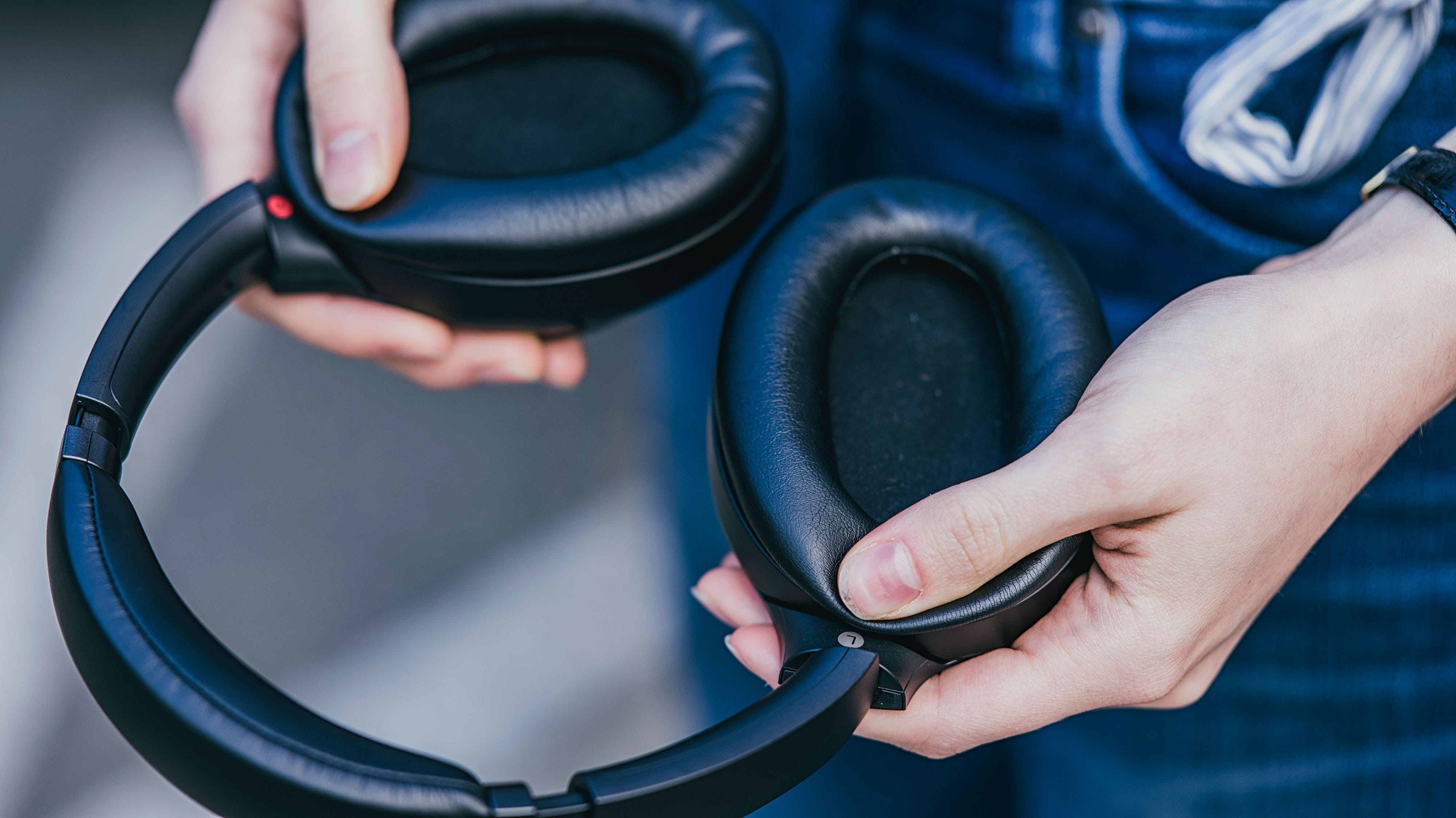 noise cancelling audio