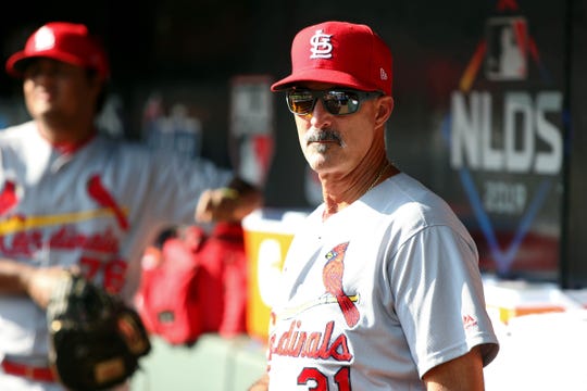 MLB playoffs: Cardinals coach Mike Maddux hits two holes-in-one
