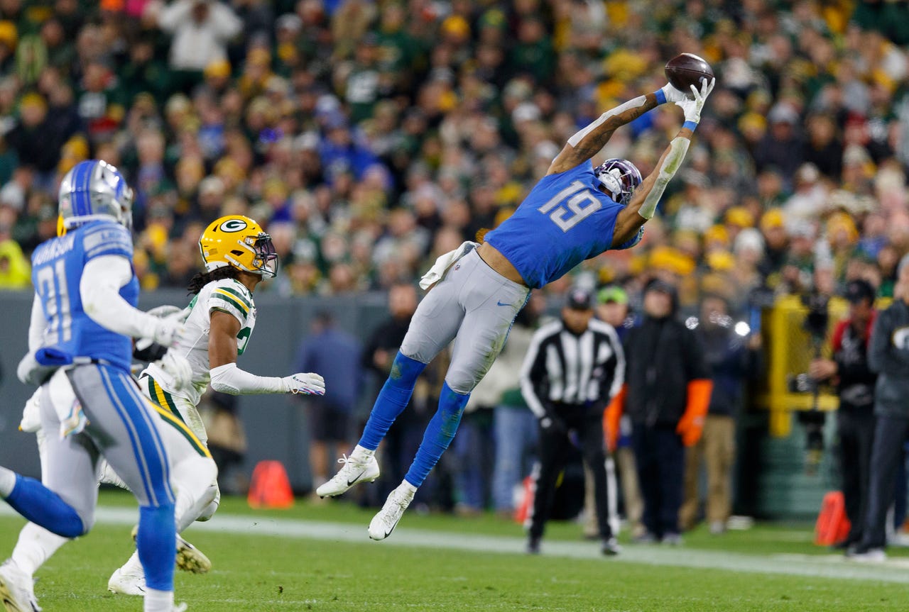Oct 14, 2019; Green Bay, WI, USA; Detroit Lions wide receiver Kenny Golladay (19) tries to catch a pass during the third quarter against the Green Bay Packers at Lambeau Field. Mandatory Credit: Jeff Hanisch-USA TODAY Sports