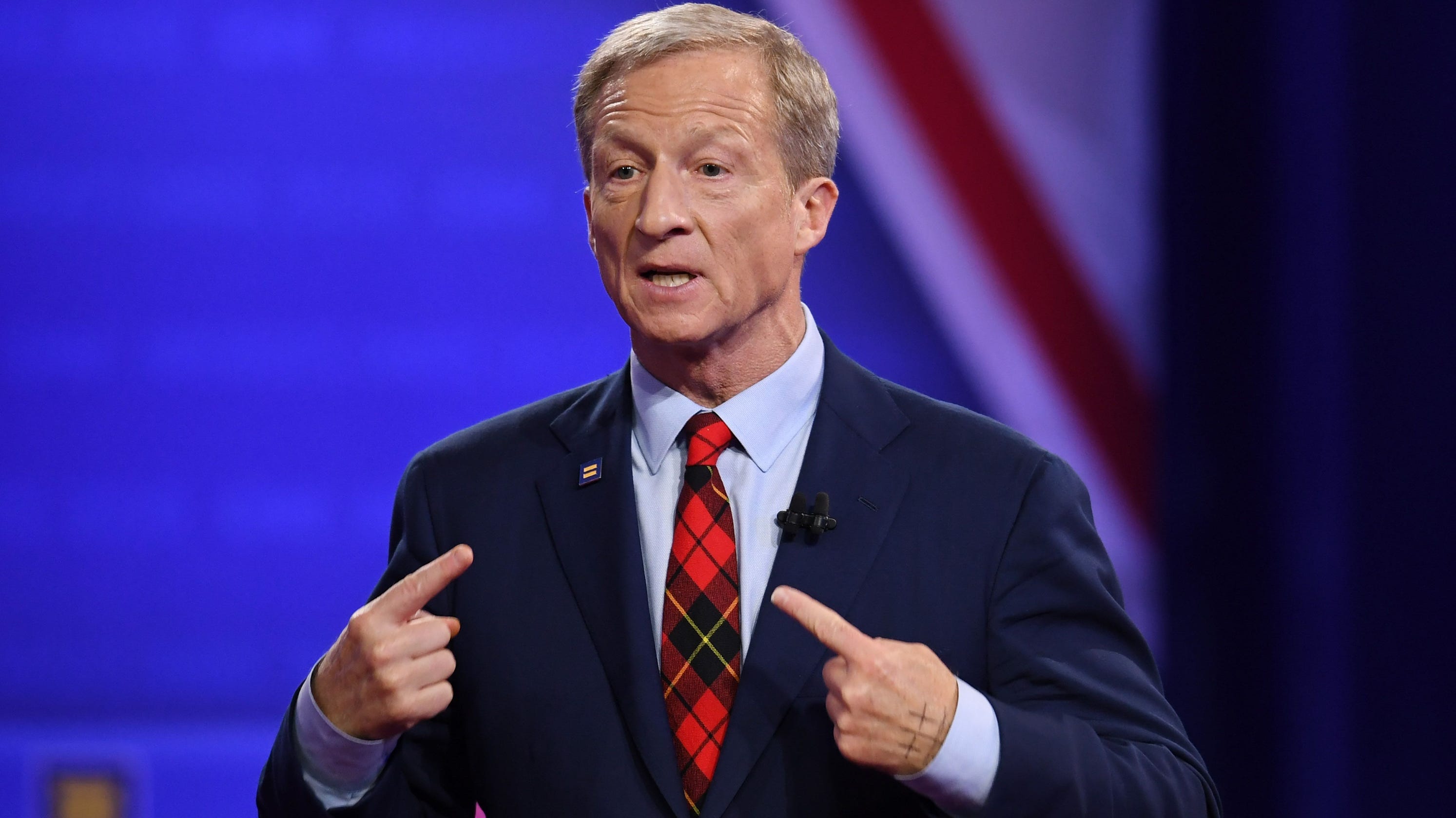 Democratic debate: Twitter users critique Tom Steyer's tie