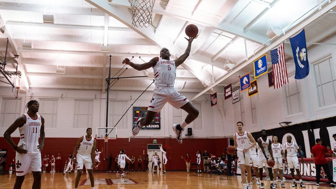 Ul Basketball Ragin Cajuns Blow By Detroit Mercy Behind Johnson S 18