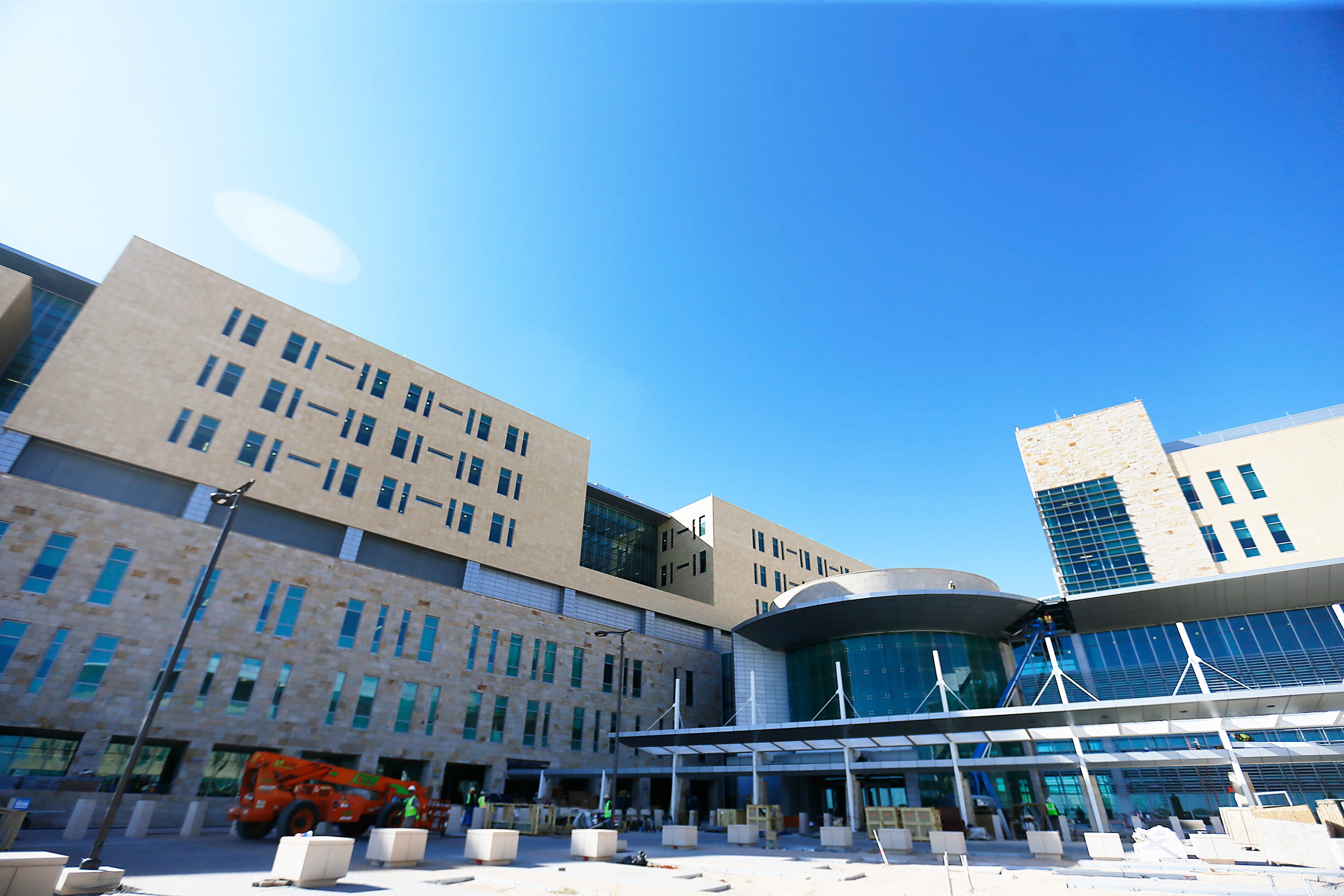 El Paso Most Expensive U S Military Hospital Late And Over Budget