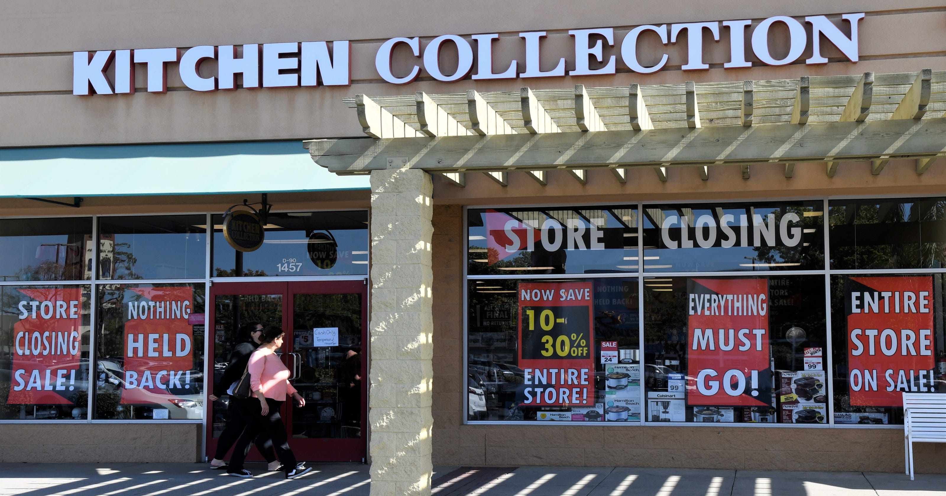 Oshkosh Outlet Mall Kitchen Collection To Close Stores At End Of 2019