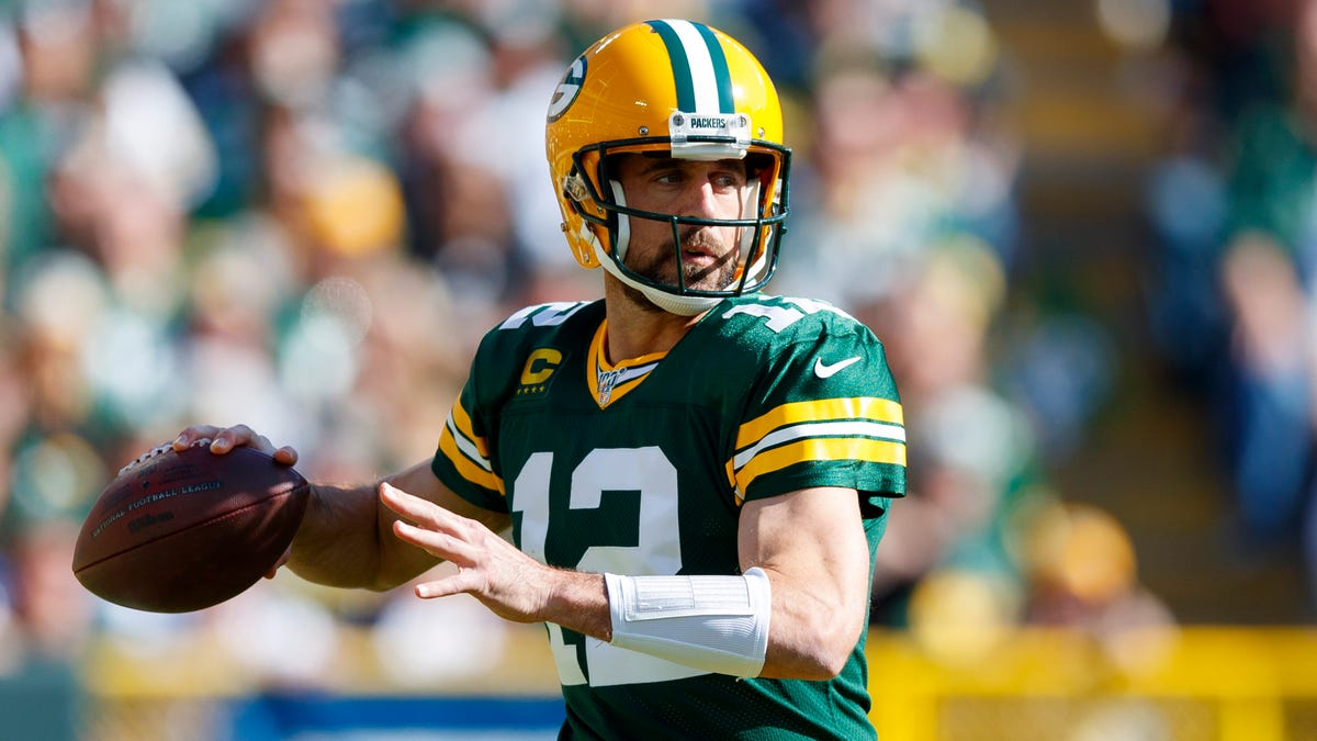Aaron Rodgers accounted for six touchdowns in the Packers' win over the Raiders.