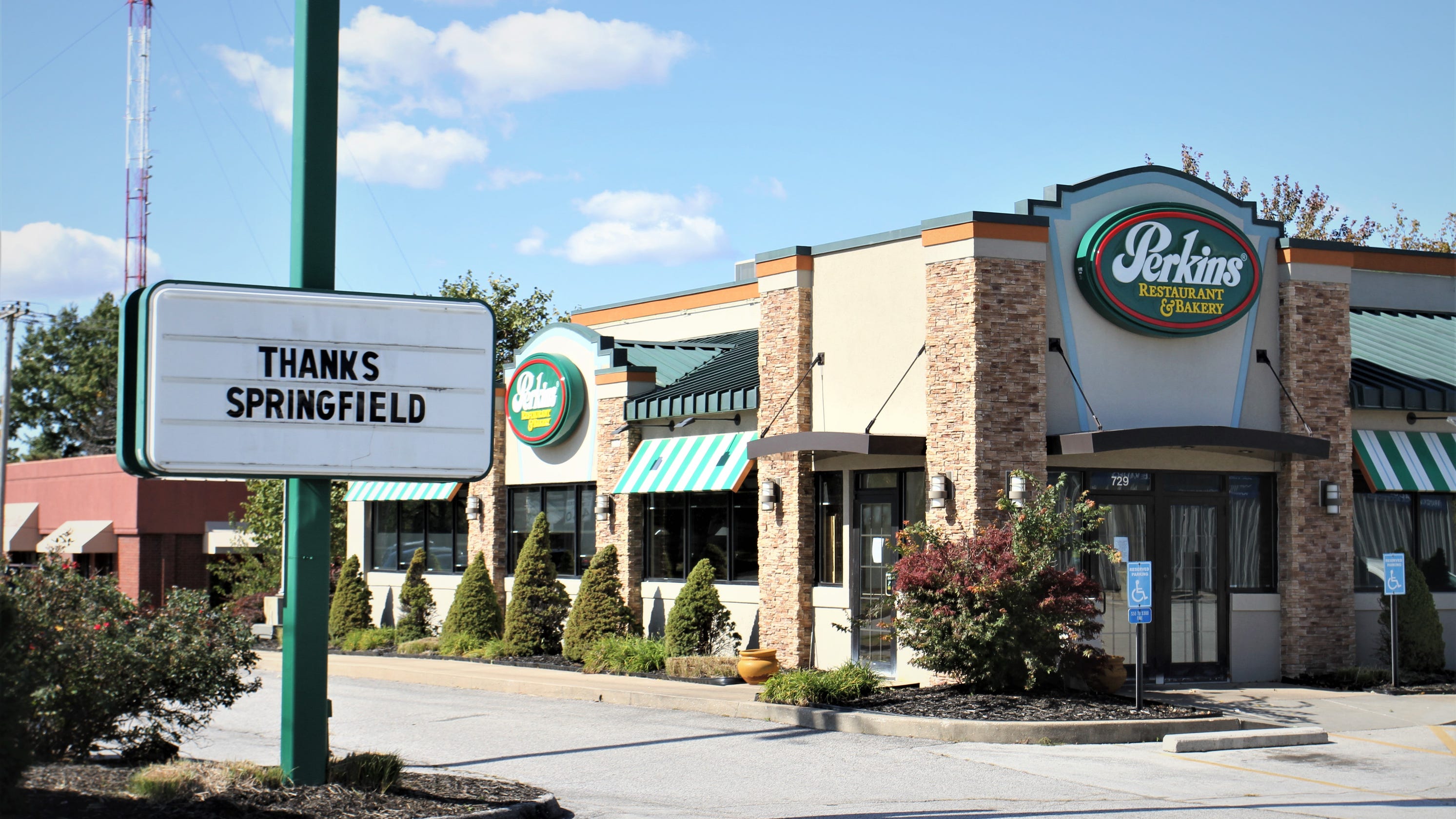 Perkins Restaurant & Bakery closes and says, 'Thanks Springfield'